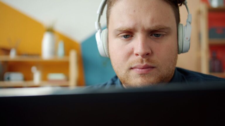 Crear y vender cursos online: Cómo transformar el conocimiento en un activo digital