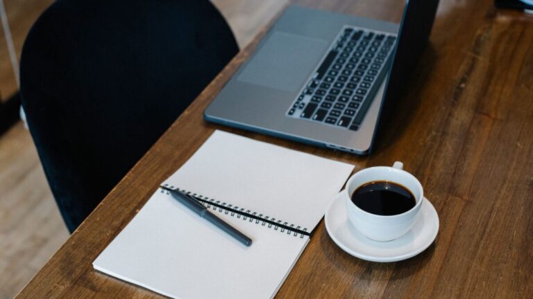 Opciones laborales desde el hogar: Alternativas accesibles para emprender con mínima inversión inicial