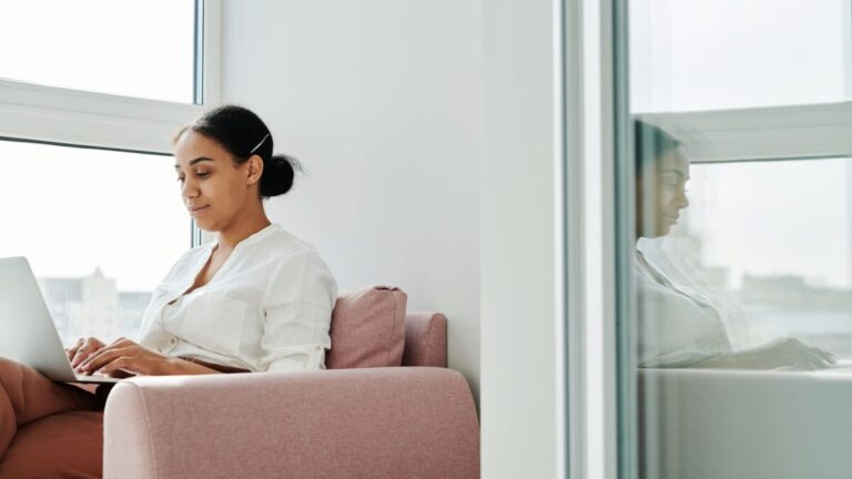 7 empleos digitales que permiten trabajar desde cualquier lugar del mundo