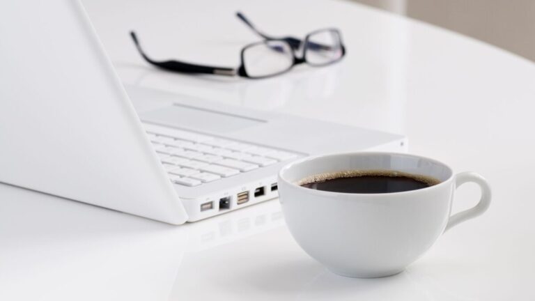 20 empleos remotos que puedes solicitar desde casa: Opciones para diversificar tu carrera