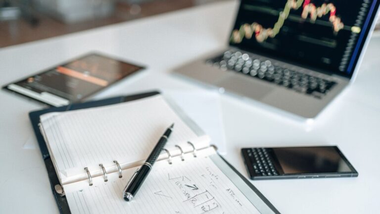 Panorama del trabajo remoto: Alternativas profesionales y reales para generar ingresos desde casa