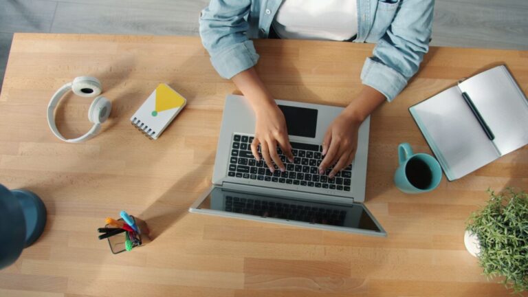 ¿No encuentras trabajo? Explora estas alternativas viables para laborar por internet