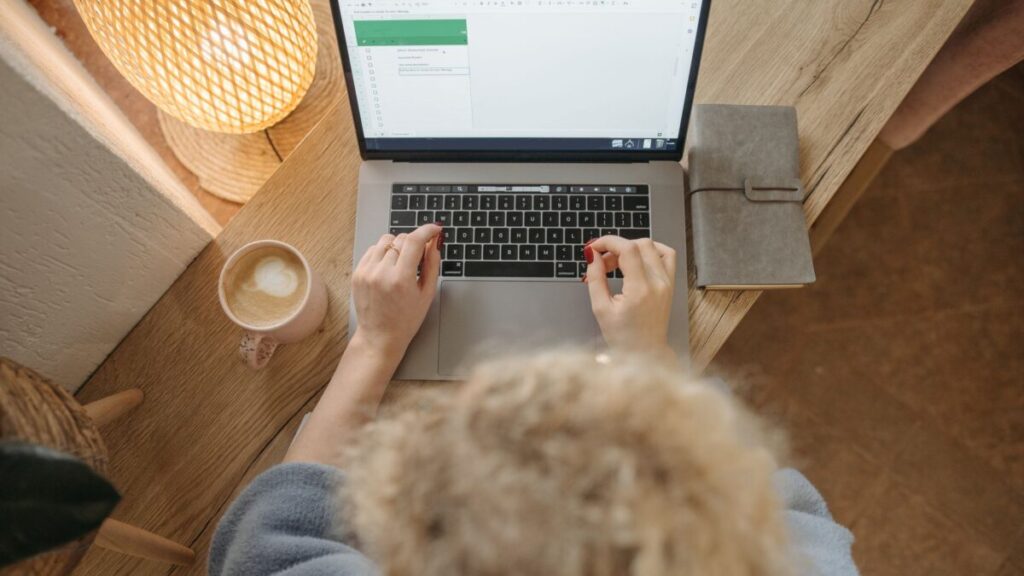 El auge del trabajo remoto internacional: Claves para colaborar con empresas extranjeras desde el hogar