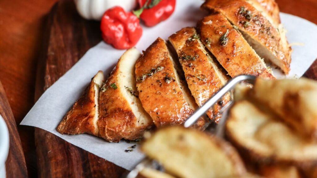 Pollo rápido y jugoso: cómo lograr resultados profesionales con ingredientes básicos de la despensa