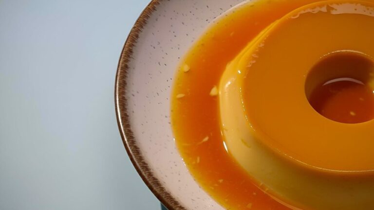 Flan de vainilla ultra cremoso sin complicaciones: El arte de perfeccionar un clásico de la repostería casera