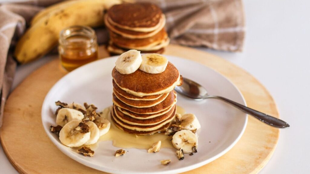 El auge de la cocina minimalista: Cómo las tortitas de banana con 3 ingredientes revolucionan el desayuno