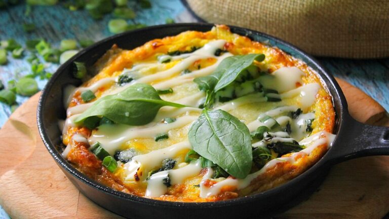 Una alternativa práctica y nutritiva: cómo los huevos, las papas y el queso transforman la cena diaria