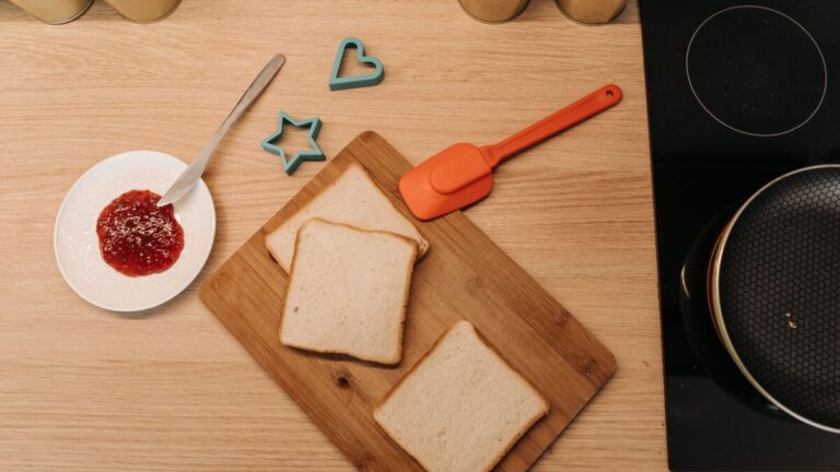 Pizza casera con pan de molde: la alternativa práctica que transforma la cocina diaria