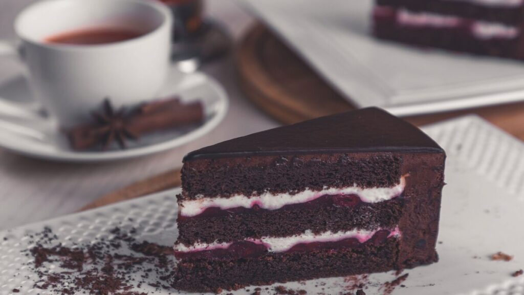 Postre de chocolate con 3 ingredientes y sin horno: la tendencia culinaria que simplifica la repostería casera